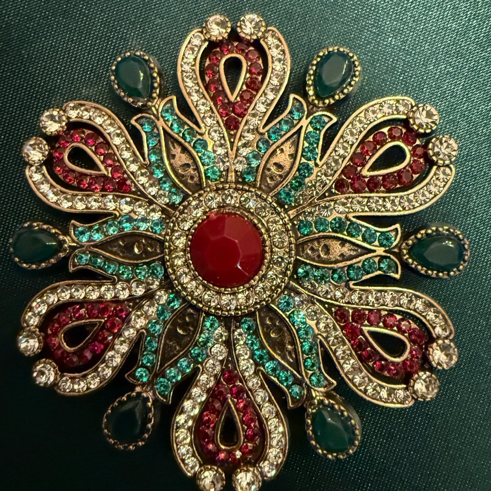 Elegant Multicolor Brooch
